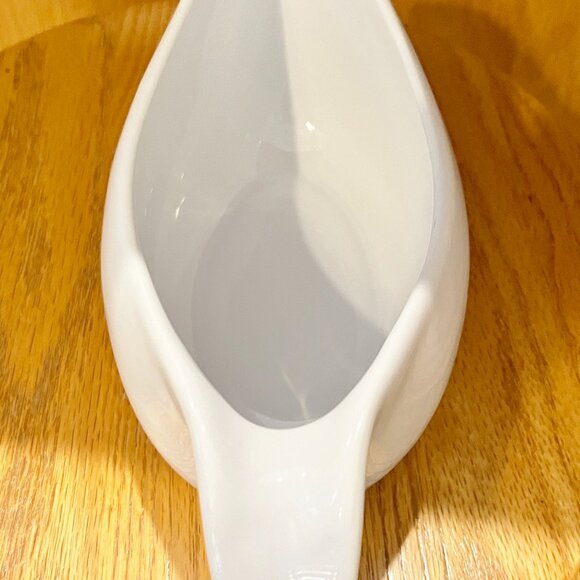 Target home collection white ceramic gravy boat - Picture 11 of 12